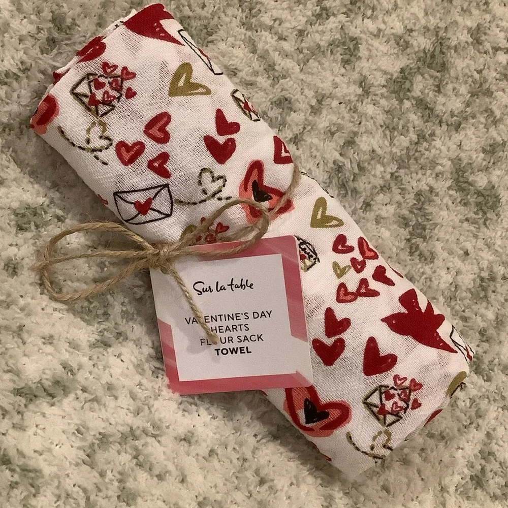 Sur La Table Valentine's Day Heart Print Towel NWT 20x30” Cotton